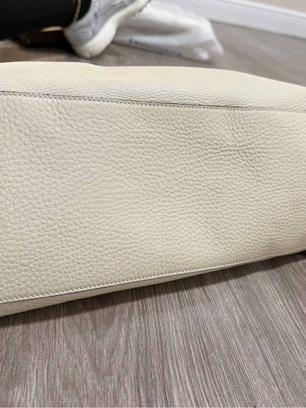 Gucci Cream Leather Tote with Bamboo Top Handle - Picture 2 of 2